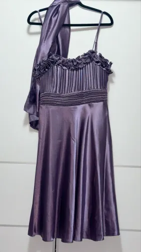 Vestido de Festa Roxo Acetinado com Faixa