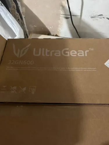 Vendo esse monitor curvado 32 polegadas le anucio