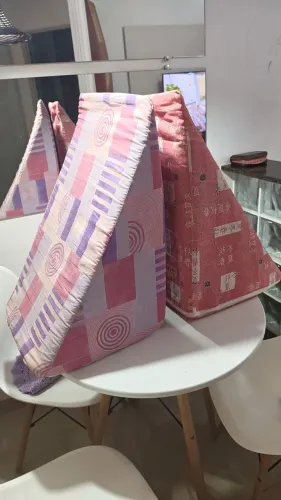Almofada triângulo ?