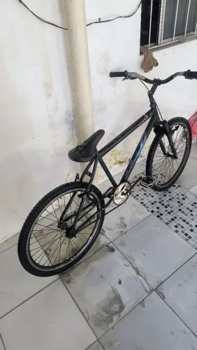 Bicicleta aro 26 usado não está em um bom estado