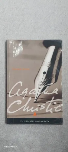 Agatha Christie - Os elefantes não esquecem