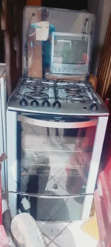Vendo esse fogão Eletrolux 4 bocas.