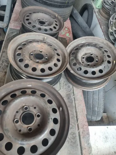 Vendo jogo de rodas aro 14 vw