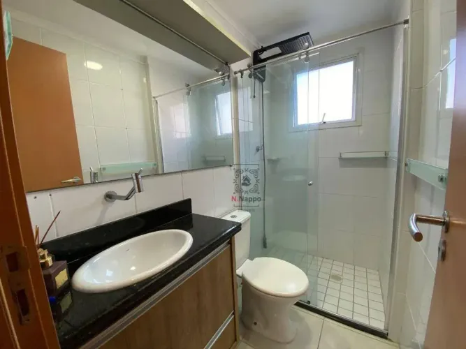 APTO MOBILIADO PARA LOCAÇÃO 02 DORM (01 SUÍTE) 01 VAGA SACADA ENVDRAÇADA E COM CHURRASQUEI