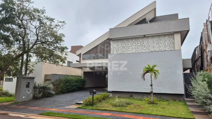 Sobrado no Condomínio Damha III