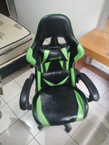 CADEIRA GAMER SEMI-NOVA