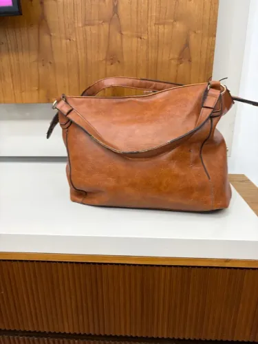 bolsa feminina usada marron, em condições de uso