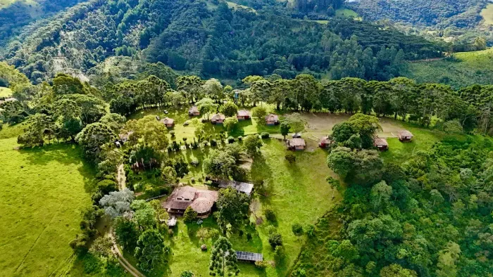 Pousada Charmosa 5,5 ha em Gonçalves/MG, Estrutura completa e ótima localização