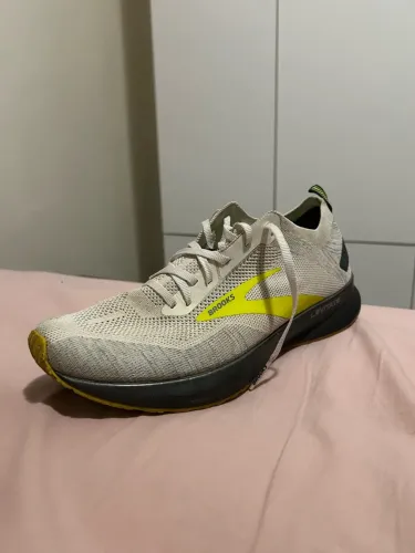 Tênis Brooks levitate 4