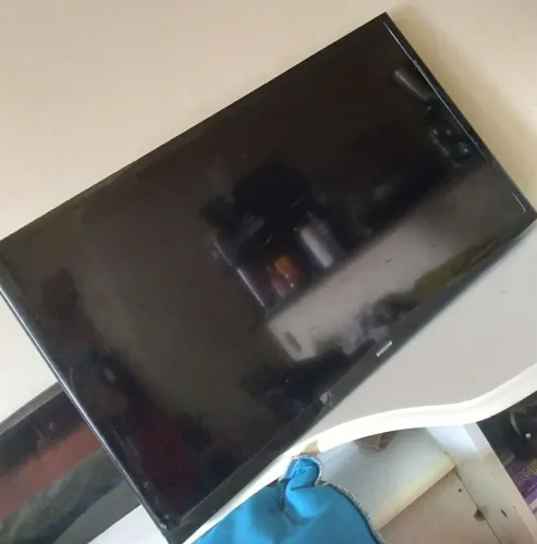 Vendo TV Samsung 32 polegadas - Leia a descrição do anúncio