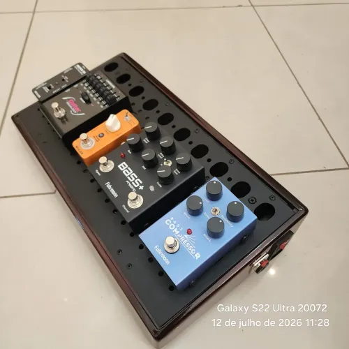 Set de pedais com pedalboard completo 