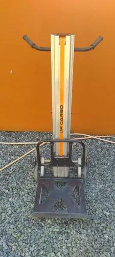 Vendo Carrinho de Carga com empilhadeira manual