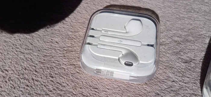 Fones