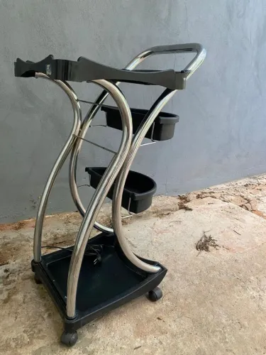 Carrinho auxiliar para cabeleireiro