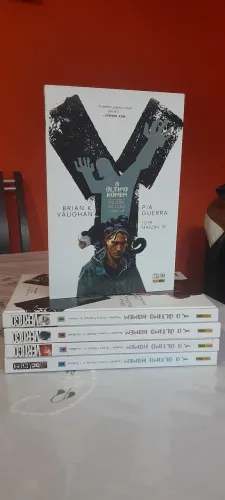 Hq Y o último homem na terra panini