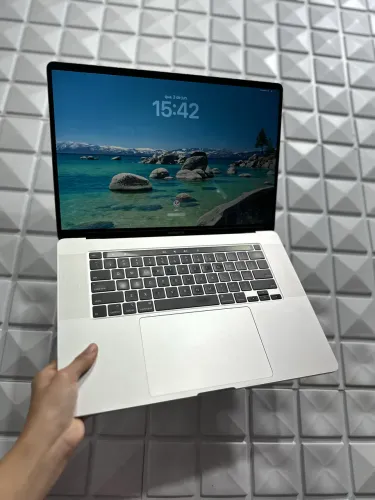 MacBook Pro 2019 i9 8Core 1TB 16 RAM  - Garantia - Loja física 