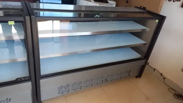 VITRINE NEUTRA POLAR 1.75MT - NOVO