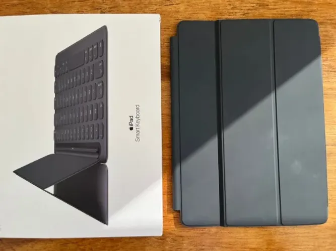 Smart Keyboard Apple iPad 7/8/9 Air 3 Pro 9.7 - OLX Pay - Cinza - Conservado