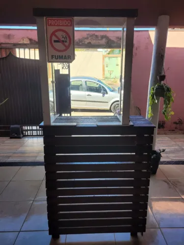 Vendo Balcão Ripado (Anápolis)