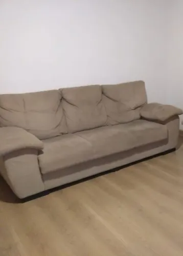 Sofa Marrom 03 lugares em Bom Estado de Conservação