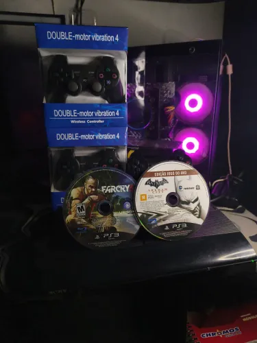 PS3 Super Slim Destravado + 3 Controles + Loja Com 14 Mil Jogos Grátis