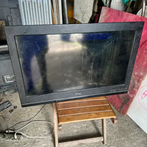 Tv  Philco modelo PH32W4 tela danificada para peças 