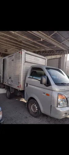 Caminhão HR BAÚ 