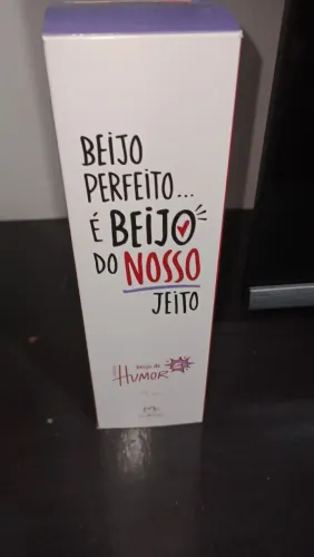 Beijo de humor novo na caixa