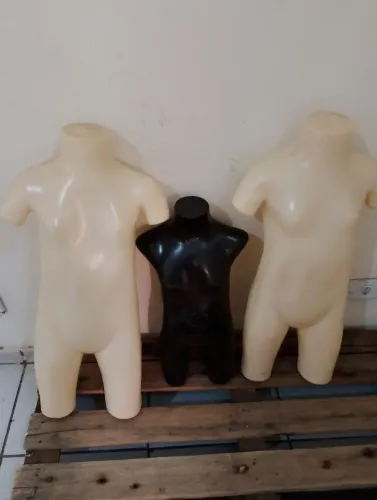 Manequim infantil os 3 por 100.00