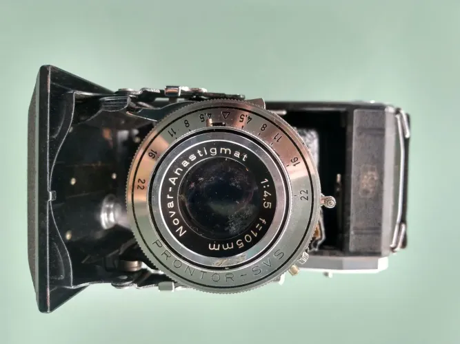 Máquina fotográfica Zeiss Ikonta