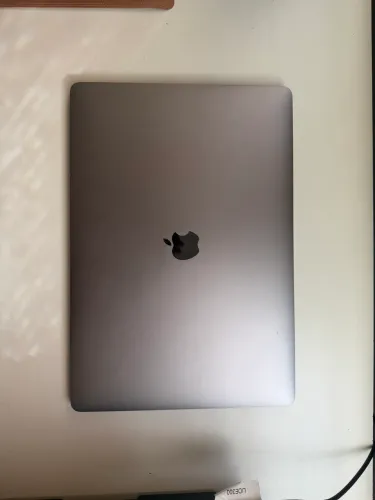 MacBook Pro 15? 2017 i7 16GB 256GB SSD Retina Touch Bar - Excelente Estado