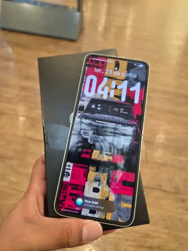 Samsung Galaxy Z Flip 6 512GB - Impecável + NF + Garantia + Acessórios