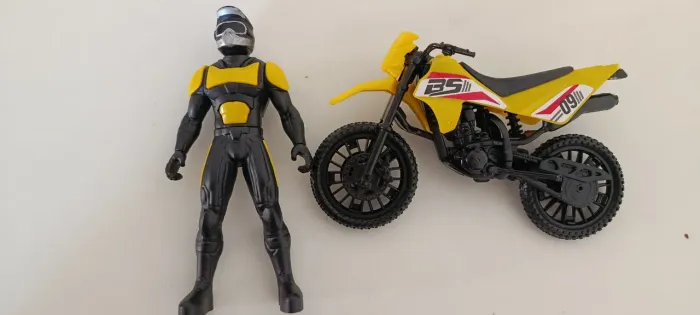 Combo de brinquedos por 20 reais