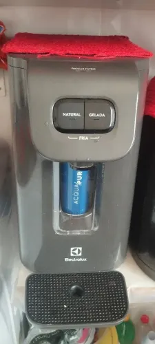 Vendo um purificador de água Eletrolux funcionando surper bem, água gelada e natural