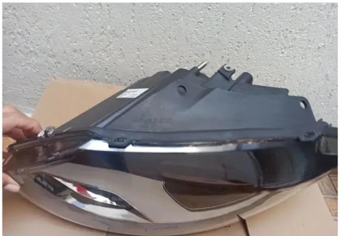 FAROL CROSSFOX 2011 /Direito 