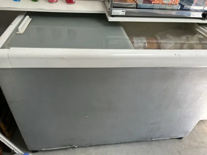 Freezer horizontal