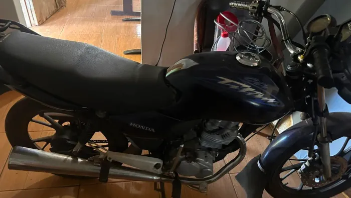 VENDO MOTO HONDA CG 125 ES
