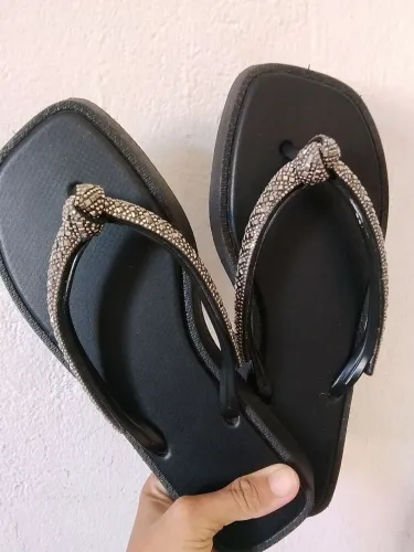 Sandália tamanho 37