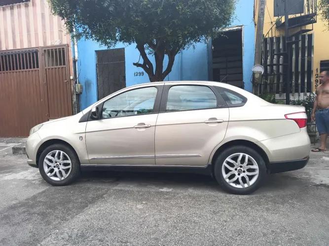 Fiat Grand Siena Essence 1.6 Flex 16V 2015