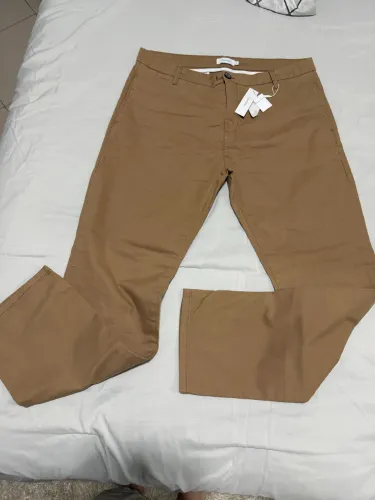 Calça Calvin Klein nova, tamanho 48