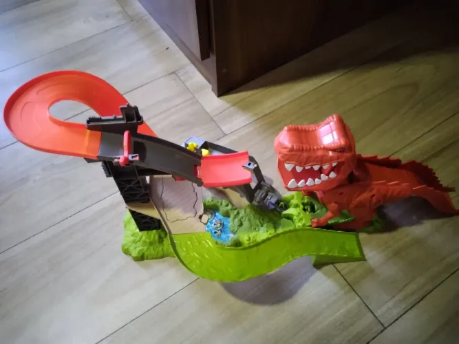 Hot Wheels Pista Ataque do T-Rex Mattel (USADA)