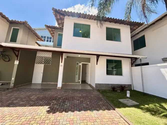 Casa de Condomínio com 3 Quartos e 3 banheiros à Venda, 160 m² por R$ 1.045.000