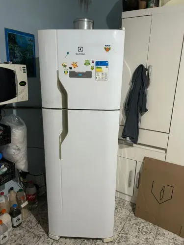Geladeira duplex Electrolux Frost Free 371L. Em ótimo estado!