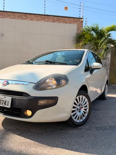 Fiat Punto Attractive Italia 1.4 F.flex 8V 5P 2013