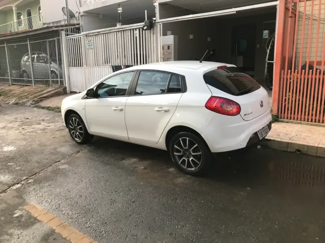 Fiat Bravo Essence 1.8 Flex 16V 5P 2012