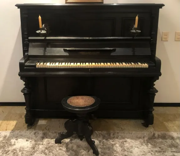 Piano Alemão Antigo F. Dörner & Sohn Stuttgart (+ Banqueta)