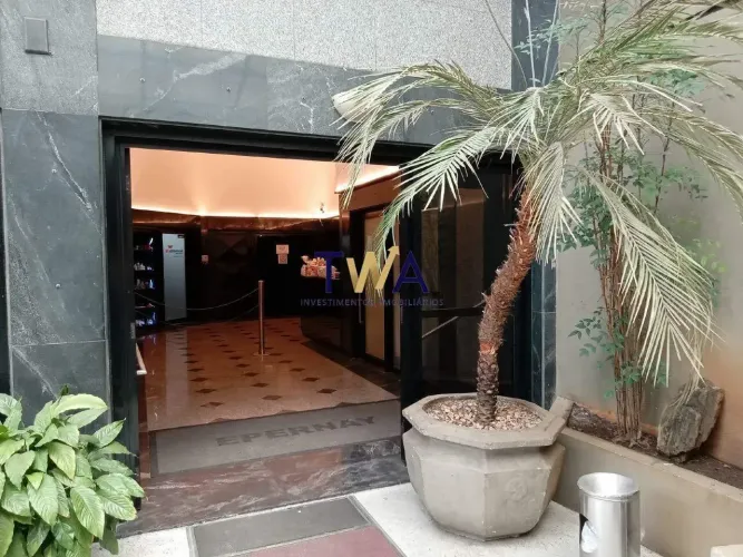 Sala Comercial à Venda - 68 m² no Lourdes, BH | 1 vaga, 2 elevadores