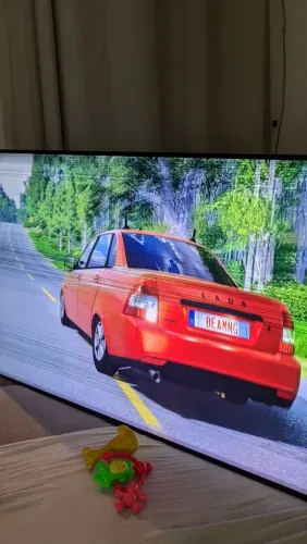 Tv smart 50" com listras na tela