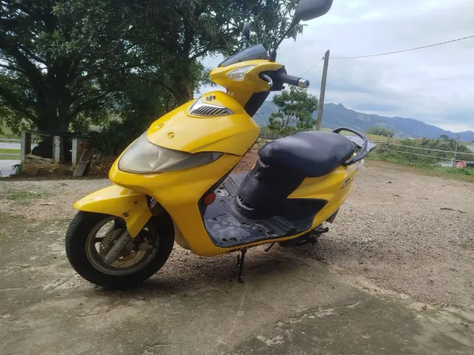 Burgman 125 barbada
