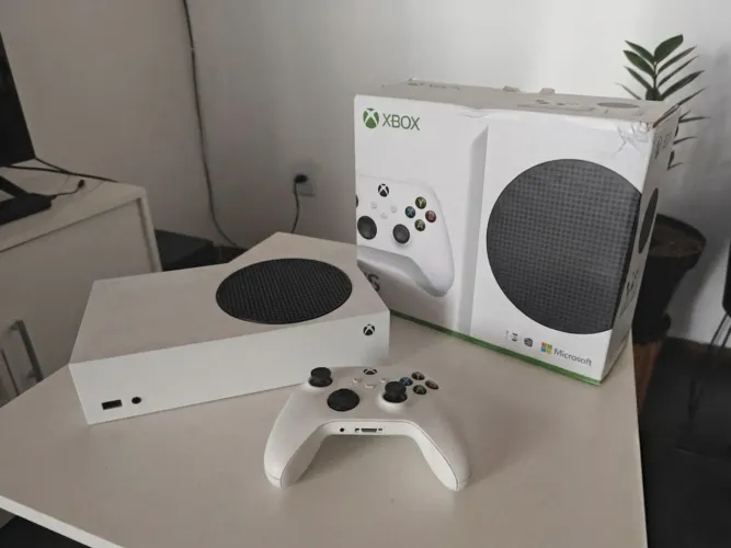 Xbox Series S 512GB Impecável